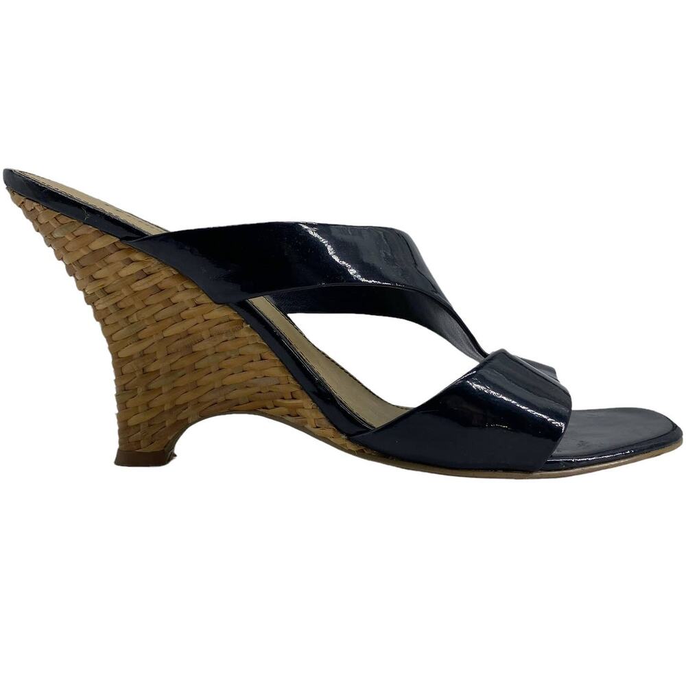 ETIENNE AIGNER 8.5M Janus Faux Black Patent Leather & Wicker Mule Sandals
